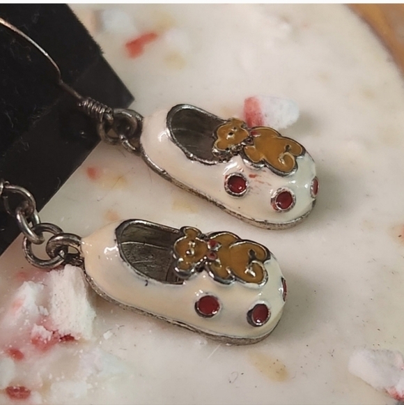 Cute Vintage Bear Shoe Earrings - Picture 3 of 4